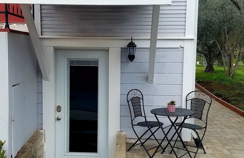 Santa Rosa Apartment | 1,400 sq ft apartment across the street from St. Francis Winery!