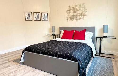 Getty Square House | 1-A Diamond in Yonkers, NY