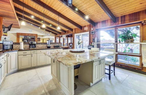 Las Vegas House | 1-Acre Las Vegas Getaway: Pool, Spa & Tennis Court