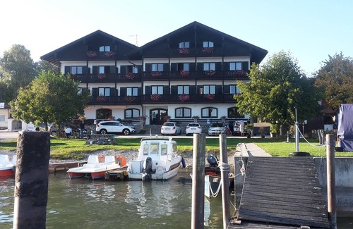 Gstadt Apartment | 1 App. 1-Zimmer mit Kochnische Balkon und seitlichem Blick zum See