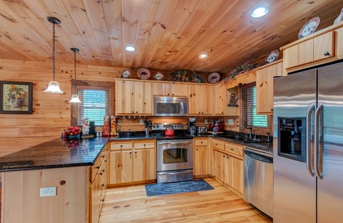 Vilas Cabin | 1 Awesome Skyview - Spectacular log home with hot tub and top of the line amenities!