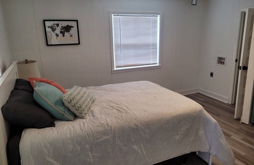 Stanley - Aley House | 1 Bd Home for the Holidays!nCome visit family and Wichita local attractions.