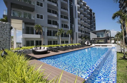 Kram Condo | 1 bdrm 1bath modern style, 2 minutes to the beach, High speed Wi-Fi