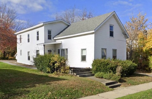 Winooski Apartment | 1 Bdrm Apt dwntwn Winooski w/laundry and parking