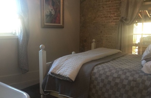 Old Town Villa | 1 bdrm Downtown Penthouse Villa Madrid with wifi