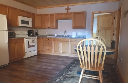 Pukwana House | 1 bdrm, duplex, pup friendly, fenced in yard, a perfect getaway!