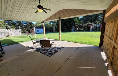 Athens House | 1 Bdrm home sleeps 2, 1 mile from I-65, Pets Stay Free, Fenced backyard