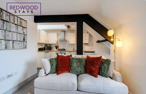 Rushmoor District Apartment | 1 Bed 1 Bath Apt, Contractors & Families, Parking