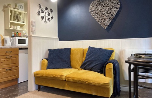 Holsworthy Cottage | 1 Bed 17th Century Stone Cottage in Rural Devon