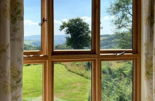 Horner House | 1 Bed Cottage - Sleeps 2 Parking Wifi