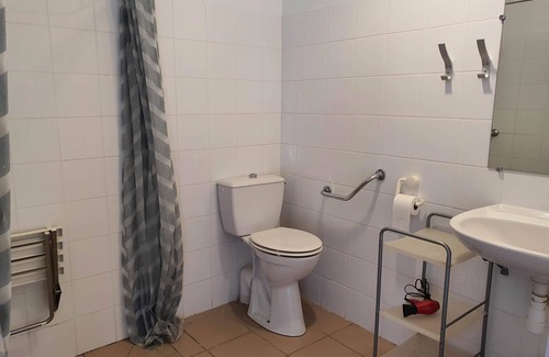 La Faute-sur-Mer Ski Chalet | 1-bedroom gite suitable for PMR