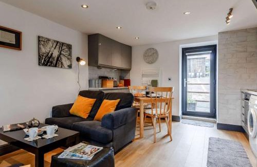 Brecon House | 1 bed in Brecon BN034