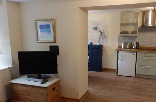 Coad's Green House | 1 bed-Pet Friendly-Parking-Patio-close to coasts