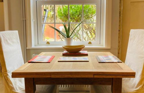 Hethel Apartment | 1 bed-Sleeps 4-Garden-Near Snetterton Circuit