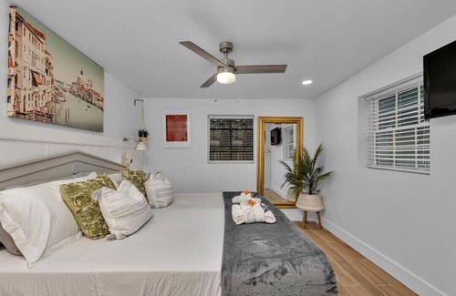 Forest Hills House | 1 bedroom, 1 bathroom sleeps max 4 guests with the sleeping arrangements being a king bed and futon that sleeps 2