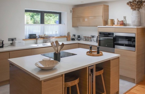 Carnon Downs Ski Chalet | 1 bedroom accommodation in Carnon Downs