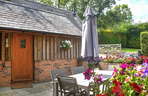 Raymonds Hill Cottage | 1 bedroom accommodation in Lyme Regis