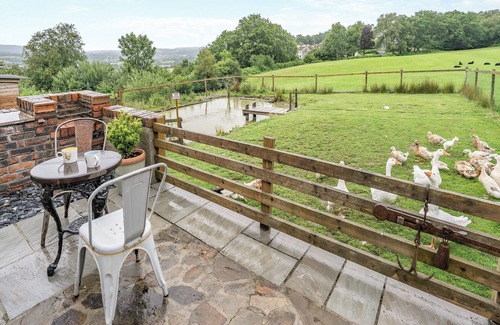Mawr Cottage | 1 bedroom accommodation in Ammanford