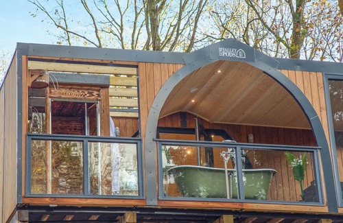 Overton-on-dee Ski Chalet | 1 bedroom accommodation in Ellesmere