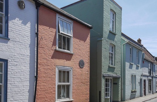 New Forest District Cottage | 1 bedroom accommodation in Lymington