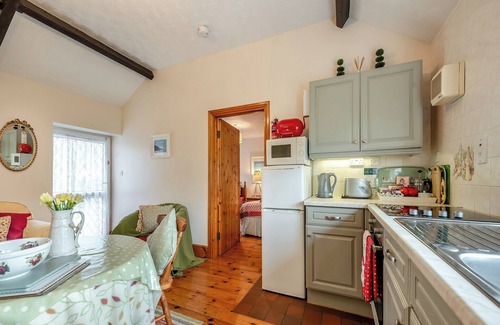 Gowerton Cottage | 1 bedroom accommodation in Gowerton, Gower