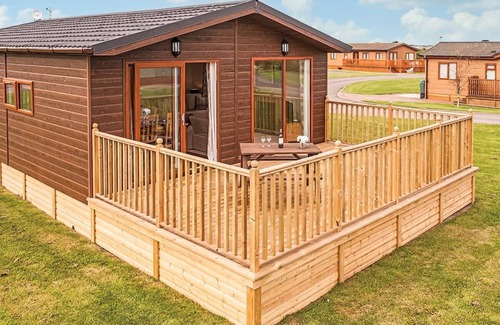 Tunstall Ski Chalet | 1 bedroom accommodation in Tunstall, Nr Hull