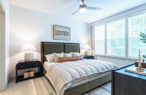 Downtown Knoxville Apartment | 1 Bedroom Apartment-Across the River from Neyland Stadium-2502