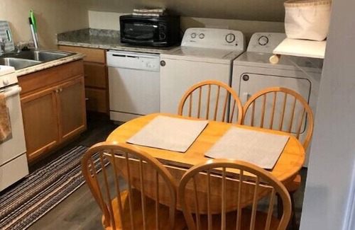 Medford Apartment | 1-bedroom apartment just 6 minutes drive to Lithia & Driveway Fields