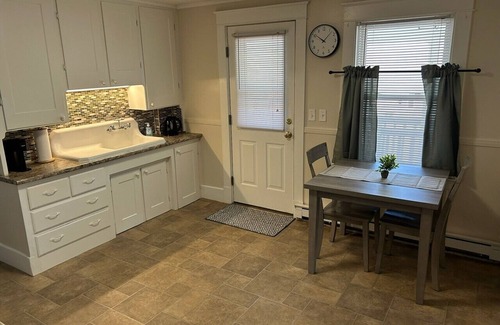 Brunswick Apartment | 1-bedroom Apt in Brunswick, walking distance to Bowdoin College & train station