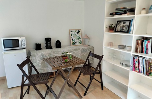 Junas Bed & Breakfast | 1 Bedroom Bed & breakfast in Junas