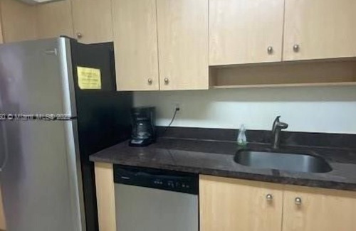 Surfside Condo | 1 Bedroom Condo 439533 by Houzlet