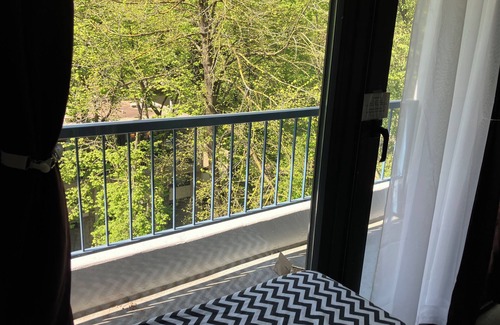 Downtown Portland Condo | 1-bedroom condo in Portland with AC, WiFi, cable TV, kitchen, garage parking, DW