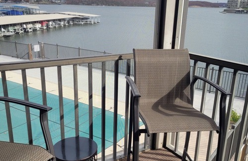 Osage Beach Condo | 1 - bedroom condo in Osage Beach with boat slip included. Water view, 21mmnnn