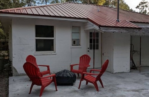 Gainesville House | 1-Bedroom Cozy Casa in the heart of Gainesville