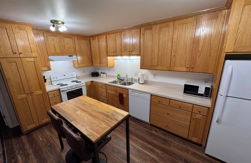 Albany Apartment | 1-Bedroom Duplex with Private Garage - Extended Stay Rental in Albany