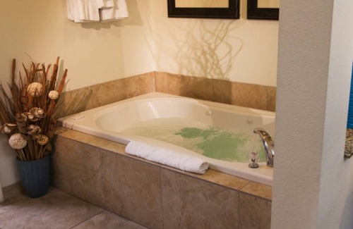 Enterprise Resort | 1 Bedroom Full Bathroom and Kitchen, Grandview Resort.