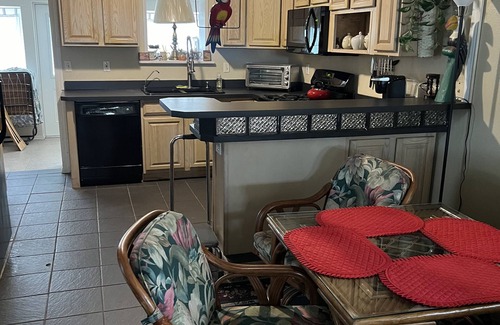Clearwater House | 1 bedroom house; central air; dog friendly; great location