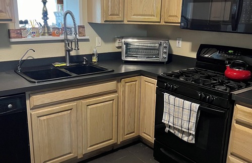 Clearwater House | 1 bedroom house; central air; dog friendly; great location