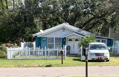 Clearwater House | 1 bedroom house; central air; dog friendly; great location
