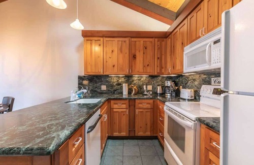 Tahoe City Condo | 1 Bedroom Lakefront at Chinquapin | Unit 150