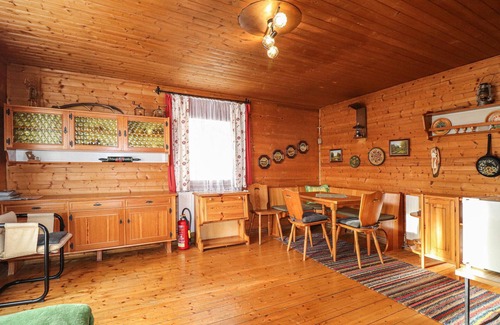 Muehlen House | 1 bedroom nice home in Neumarkt