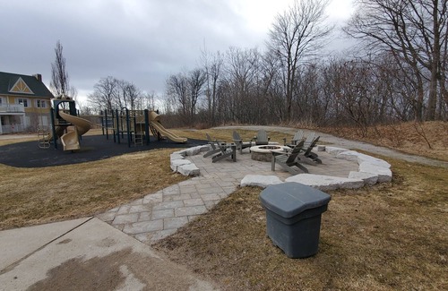 Oro-Medonte House | 1 BEDROOM STUDIO RESORT APARTMENT (4 PERSON) ORO-MEDONTE