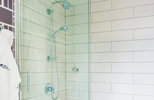 Historic District - North Hotel | 1-Bedroom Suite at a 4⭐️ Hotel
