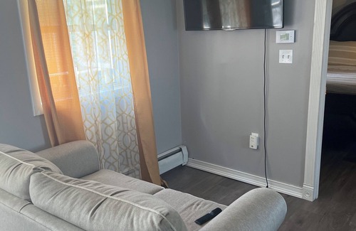 Waterbury House | 1-bedroom vacation home 22 minutes from Quinnipiac University