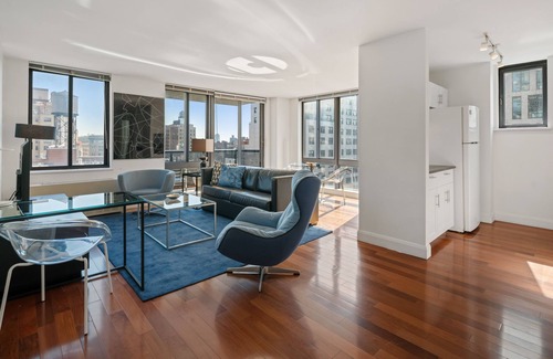 Gramercy Apartment | 1 Bedroom with Balcony Near Union Square