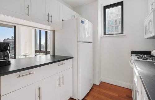 Gramercy Apartment | 1 Bedroom with Balcony Near Union Square