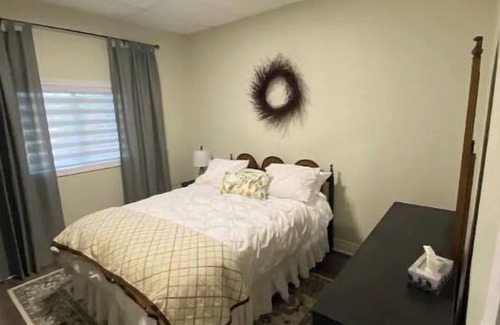 Tillsonburg Bed & Breakfast | 1 Bedroom with loft on a quiet gated farm property