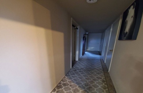 Hayward House | 1 Bedroom with Shared Bathroom