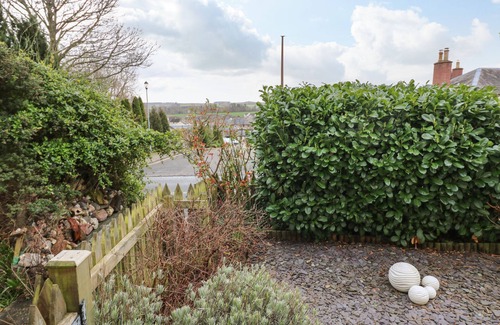 St Boswells Cottage | 1 BLINKBONNY COTTAGES, pet friendly, with open fire in St Boswells