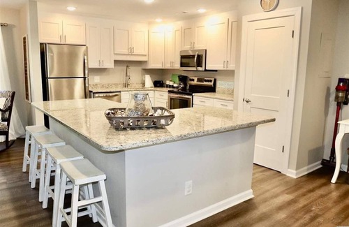 Myrtle Beach Condo | 1 Block from Beach, Updated First Floor 1200sqft Condo 2bd 2ba - Pets Welcome